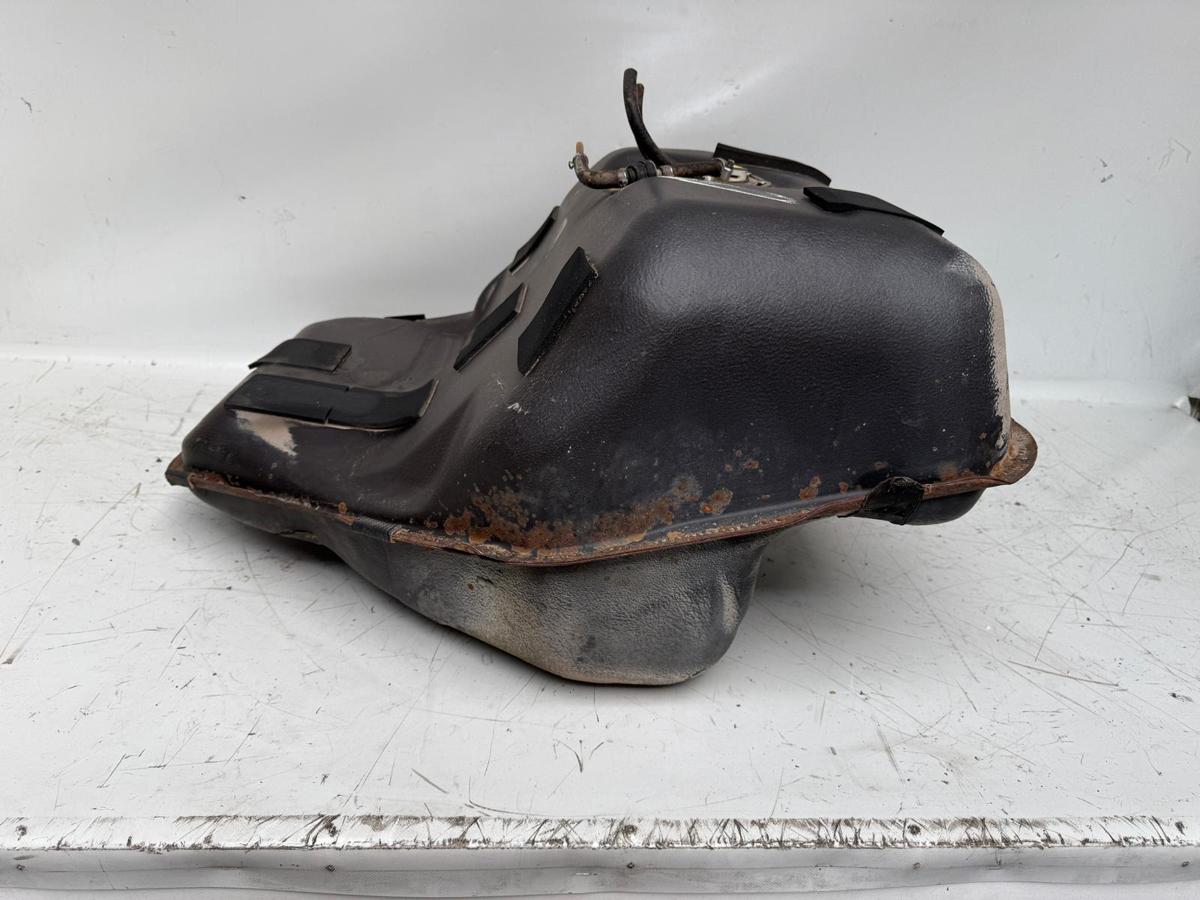 Audi 100 C4 original Kraftstoffbehälter Benzintank Tank 2.3 98kW Benzin BJ91